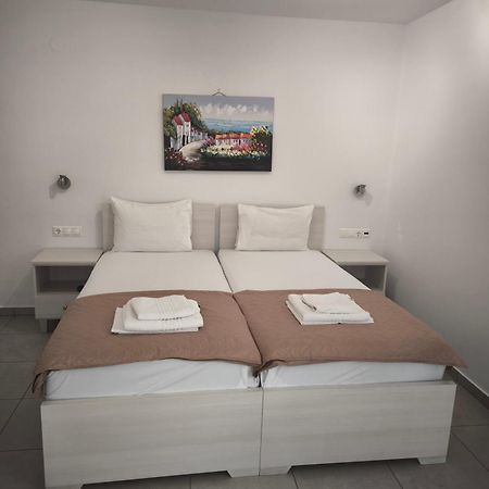 Alexia Rooms Palaiochora Dış mekan fotoğraf