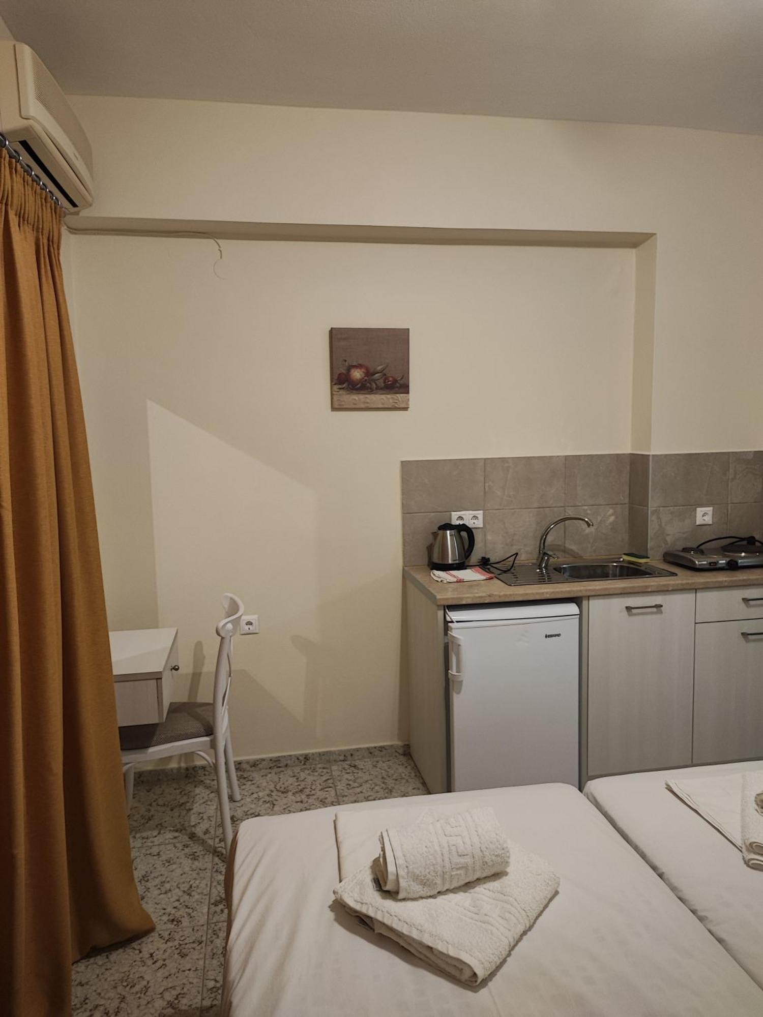 Alexia Rooms Palaiochora Dış mekan fotoğraf