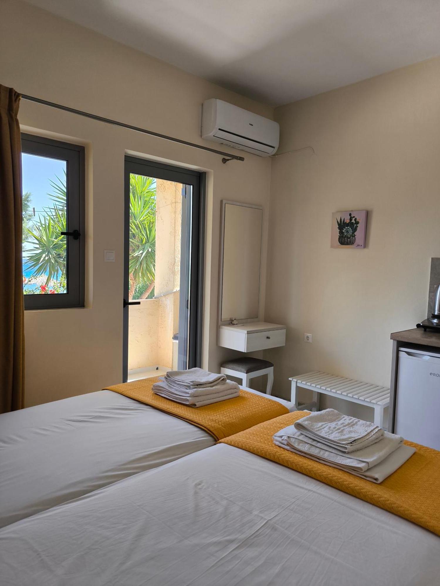 Alexia Rooms Palaiochora Oda fotoğraf