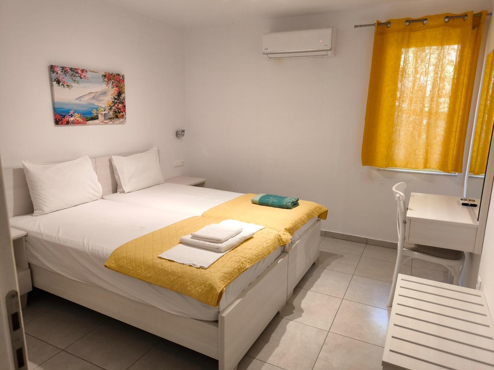 Alexia Rooms Palaiochora Dış mekan fotoğraf